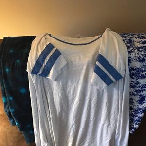 Outfit (2 pair of leggings and Perfect T)
